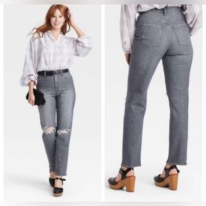 Universal Thread Vintage Straight Distressed Jeans w frayed hem 27R or size 4